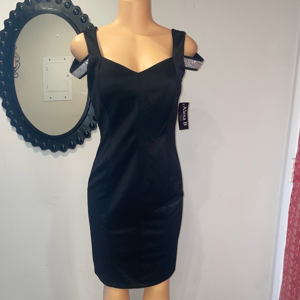 NWT ALEXA B Mini dress open shoulder with silver bedazzled straps sleeve size 8